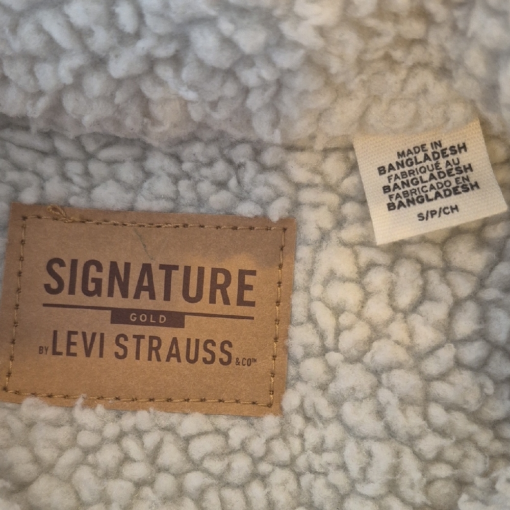 Levi's Signature Sherpa Lined Denim Jacket - Picture 2 of 4